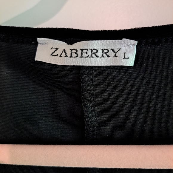 NEW Long Sleeve V‐Neck Velvet Wrap Dress (Black) - ZABERRY - Picture 6 of 7